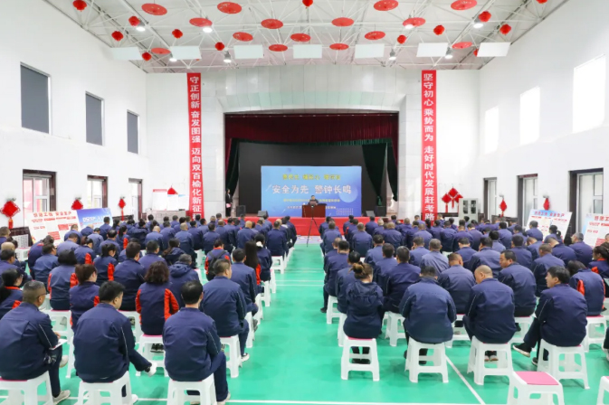 晉中市人力資源和社會(huì)保障局在我公司開展工傷預(yù)防宣傳活動(dòng)